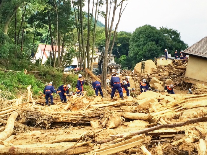 reddingswerkers na ramp in hiroshima